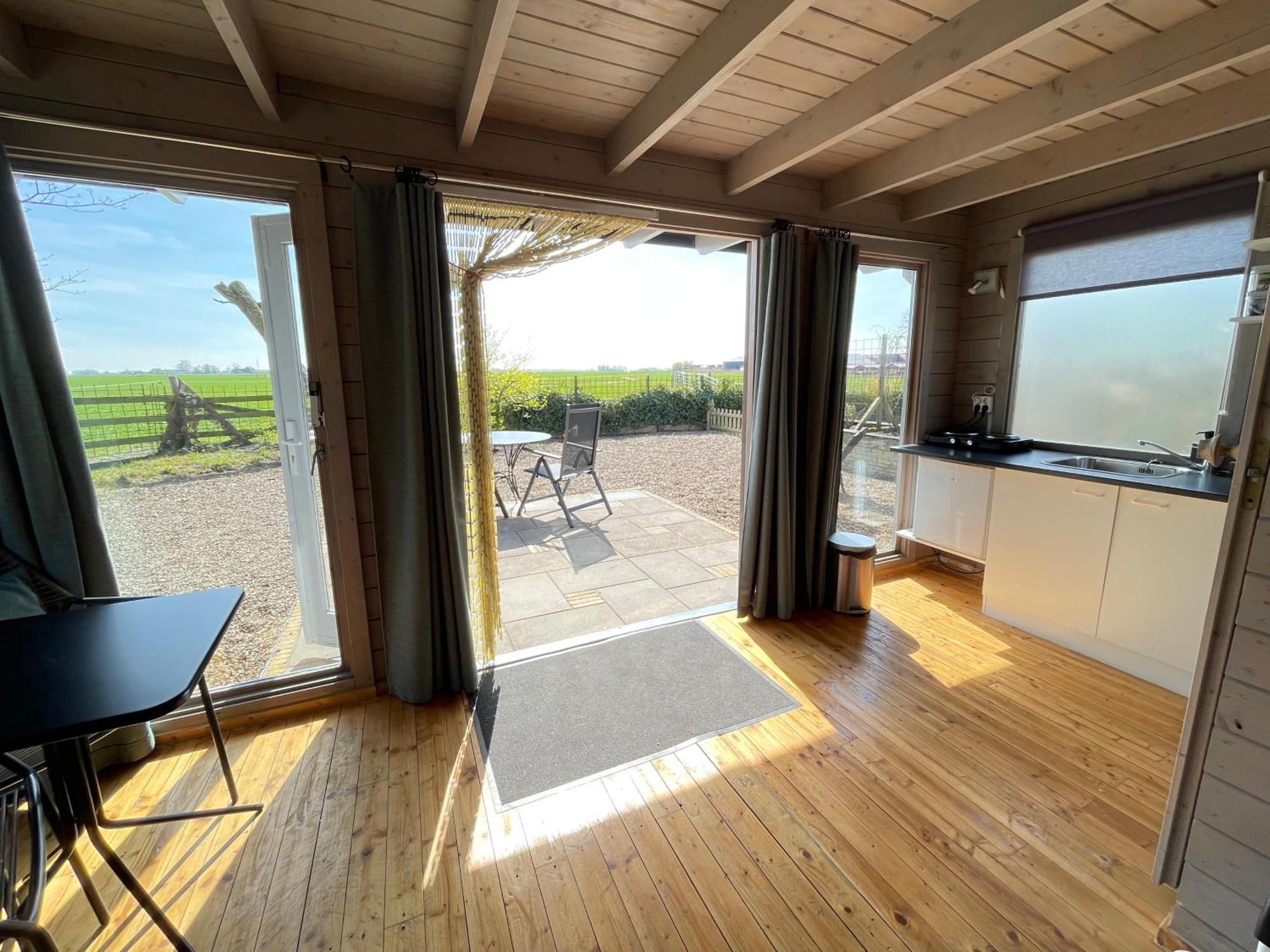 Logeerboerderij De Salix Villa Hitzum Exterior foto