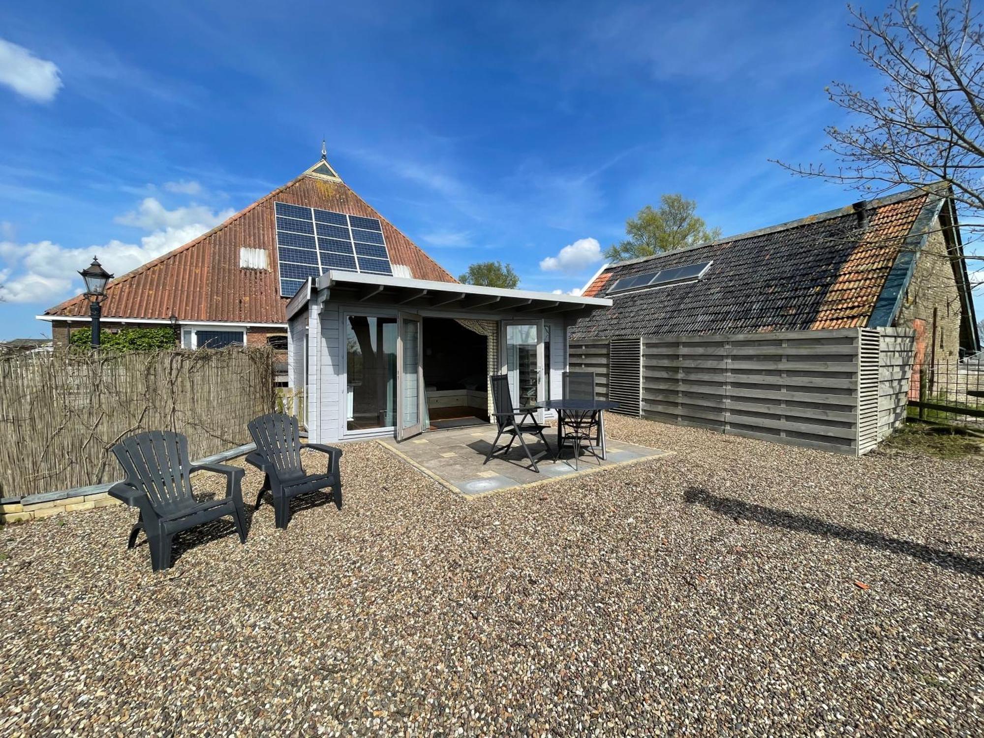 Logeerboerderij De Salix Villa Hitzum Exterior foto